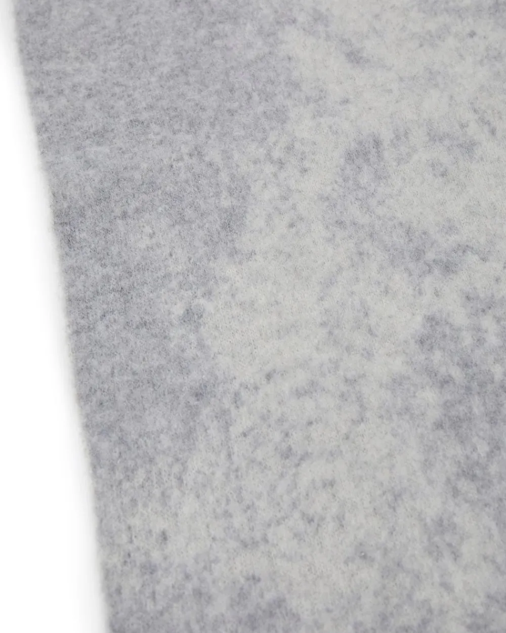 Women Iceberg Knitted Scarf With Jacquard Workmanship