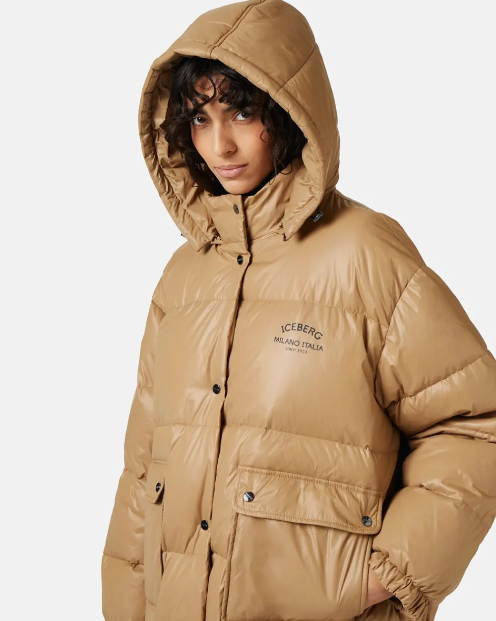 Women Iceberg Short Down Jacket With Real Down Hood